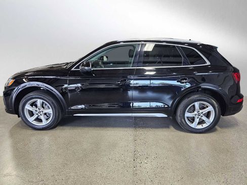 Used 2023 Audi Q5 2.0T Premium w/ Convenience Package image 4