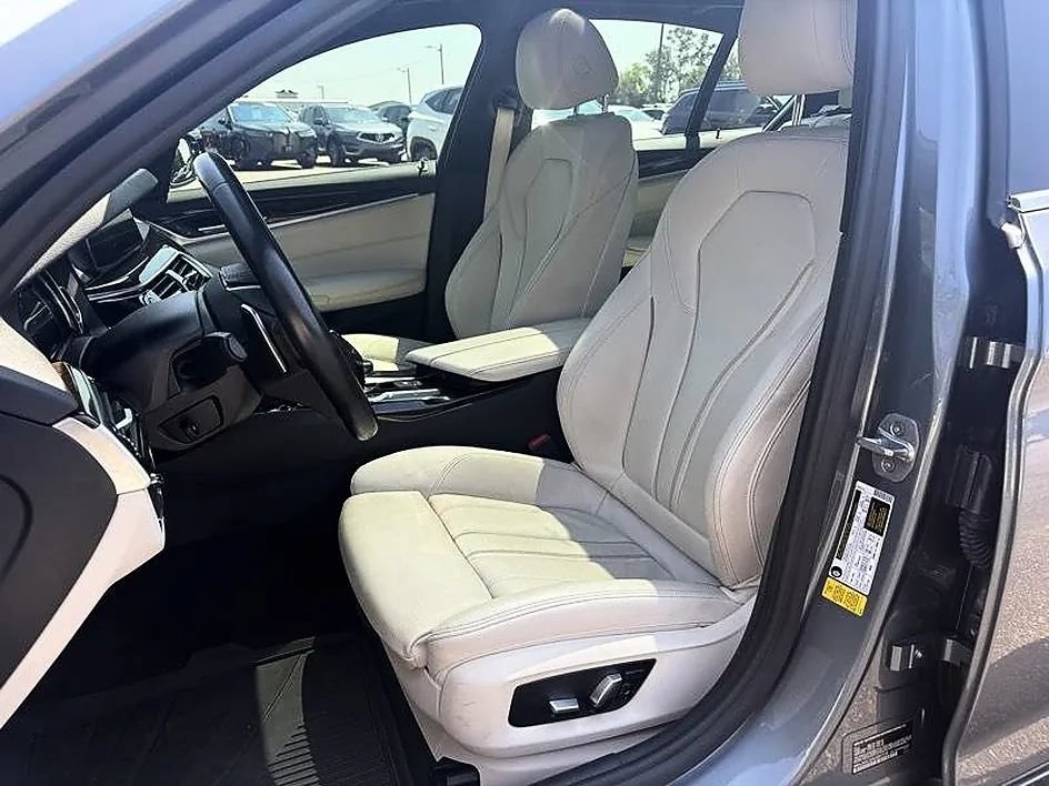 Used 2017 BMW 530i RWD image 12