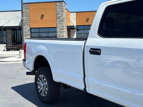 Used 2017 Ford F350 XLT w/ XLT Value Package AWD/4WD image 3