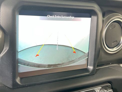 Used 2023 Jeep Wrangler Sahara image 13