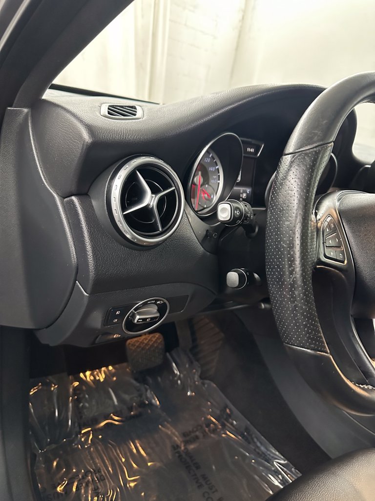 Used 2017 Mercedes-Benz GLA 250 4MATIC image 15