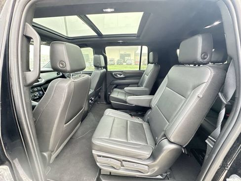 Certified 2023 Chevrolet Suburban Z71 w/ Luxury Package AWD/4WD image 25