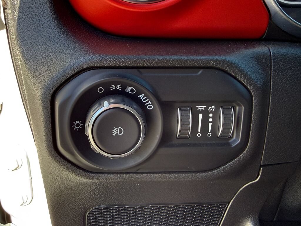 Used 2021 Jeep Wrangler Unlimited Rubicon AWD/4WD image 29