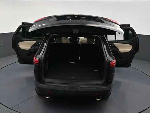 Used 2023 Chevrolet Traverse LS FWD image 15