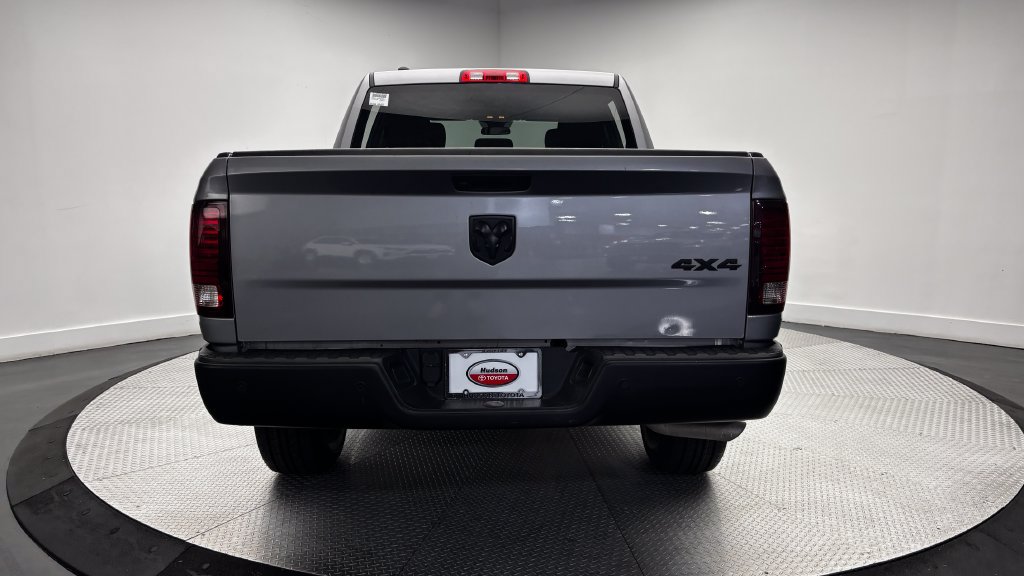 Used 2024 RAM 1500 Classic SLT AWD/4WD image 34