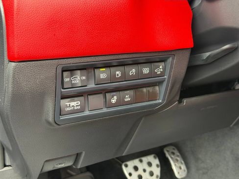 Used 2025 Toyota Sequoia TRD Pro AWD/4WD image 15