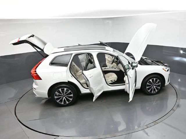 Used 2024 Volvo XC60 B5 Plus w/ Protection Package Premier AWD/4WD image 47