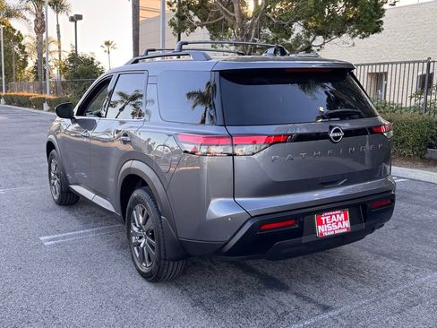 New 2026 Nissan Pathfinder SV image 5