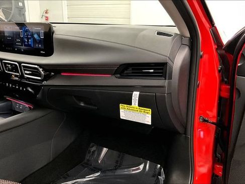 New 2026 Nissan Sentra SR w/ Floor Mat Package FWD image 35