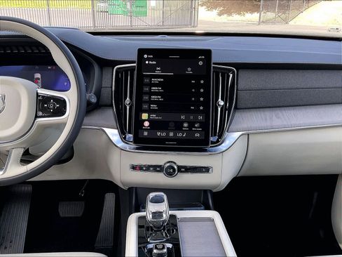 New 2026 Volvo XC90 T8 Ultra w/ Protection Package Premier image 9