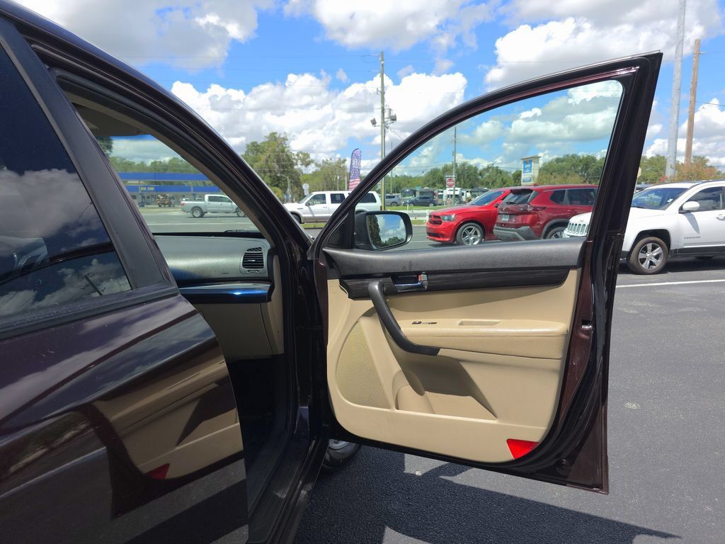 Used 2011 Kia Sorento 2WD image 17