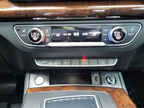 Used 2020 Audi Q5 2.0T Premium Plus w/ Premium Plus Package AWD/4WD image 18