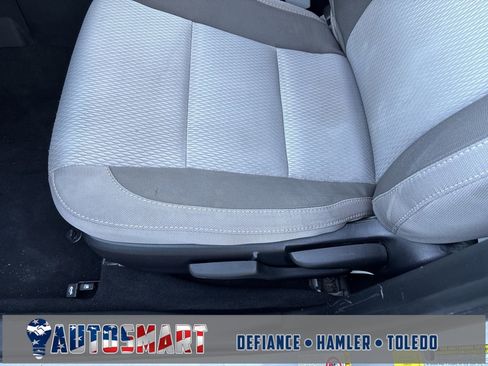 Used 2018 Toyota Corolla LE image 15