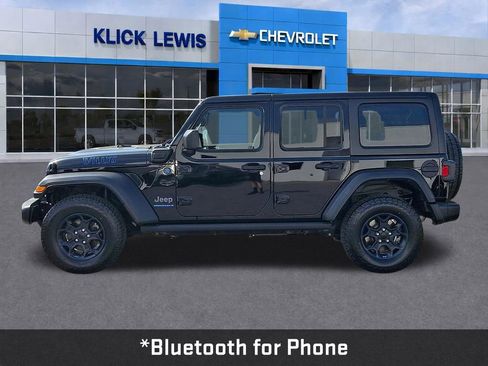 Used 2023 Jeep Wrangler Unlimited w/ Cold Weather Group AWD/4WD image 4