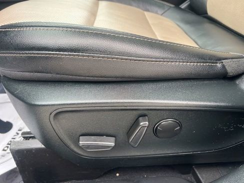 Used 2022 Ford Escape Titanium w/ Titanium Elite Package image 23