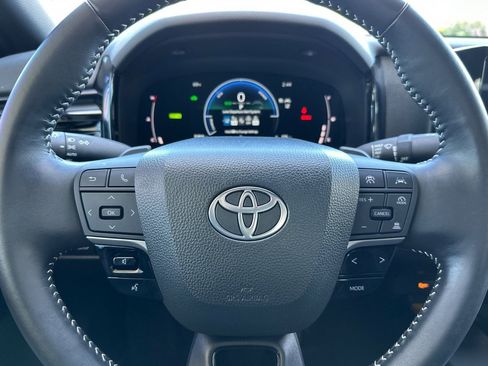 Used 2025 Toyota Camry SE image 22