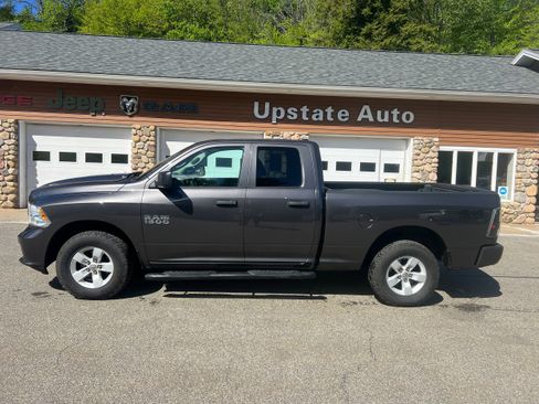 Used 2018 RAM 1500 Express AWD/4WD image 8