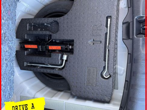 Used 2023 Nissan Kicks SV image 8