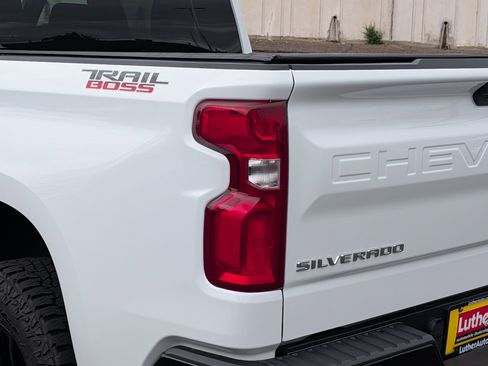 Used 2021 Chevrolet Silverado 1500 Custom Trail Boss AWD/4WD image 17