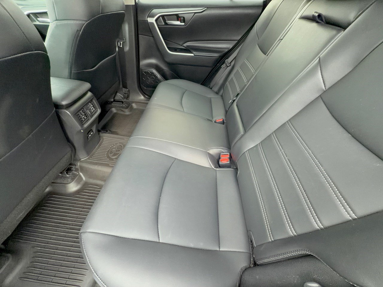 Used 2023 Toyota RAV4 XLE Premium FWD image 25