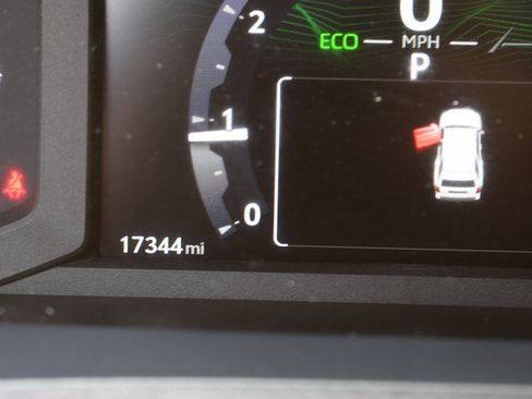 Certified 2025 Toyota 4Runner SR5 AWD/4WD image 33