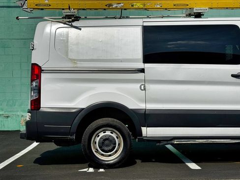 Used 2018 Ford Transit 250 130 Low Roof RWD image 20