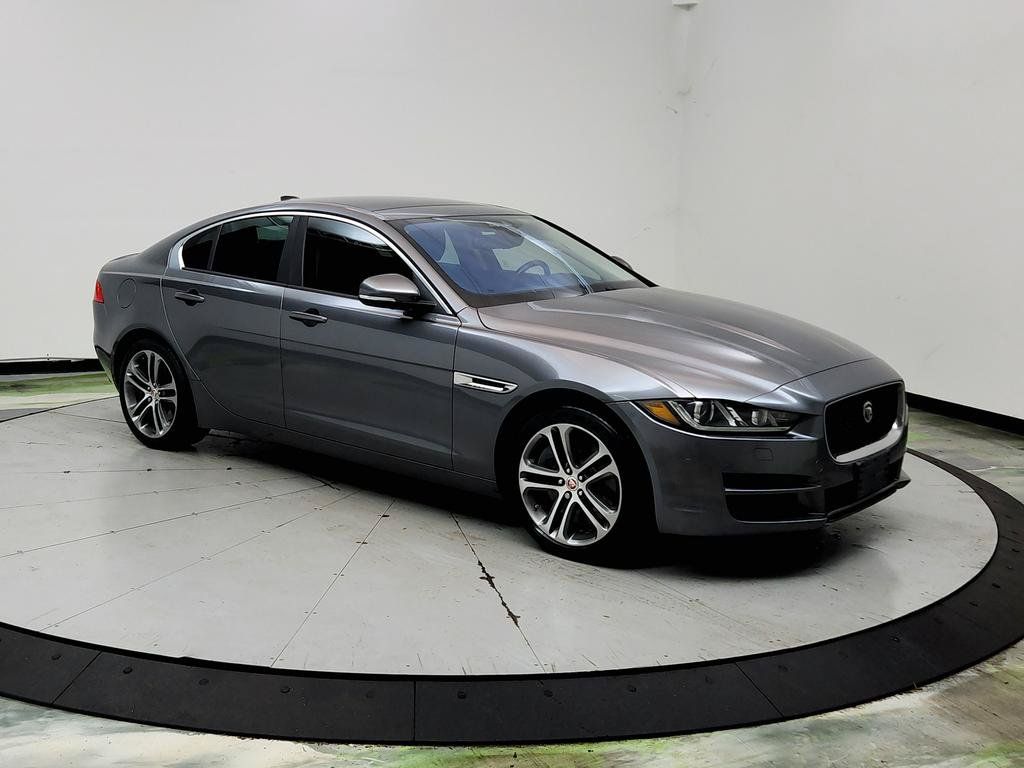 Used 2017 Jaguar XE Premium AWD/4WD image 3