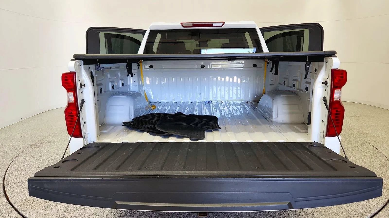 Used 2024 Chevrolet Silverado 1500 LT AWD/4WD image 38