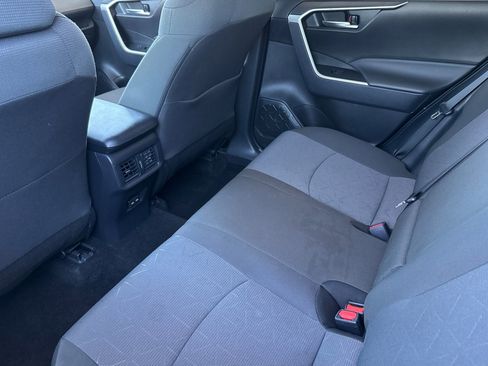 Used 2025 Toyota RAV4 XLE AWD/4WD image 26