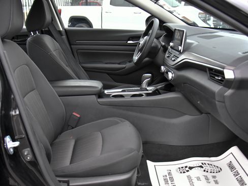 Used 2024 Nissan Altima 2.5 SV image 40