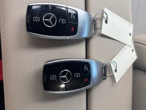 Used 2017 Mercedes-Benz E 300 4MATIC image 15