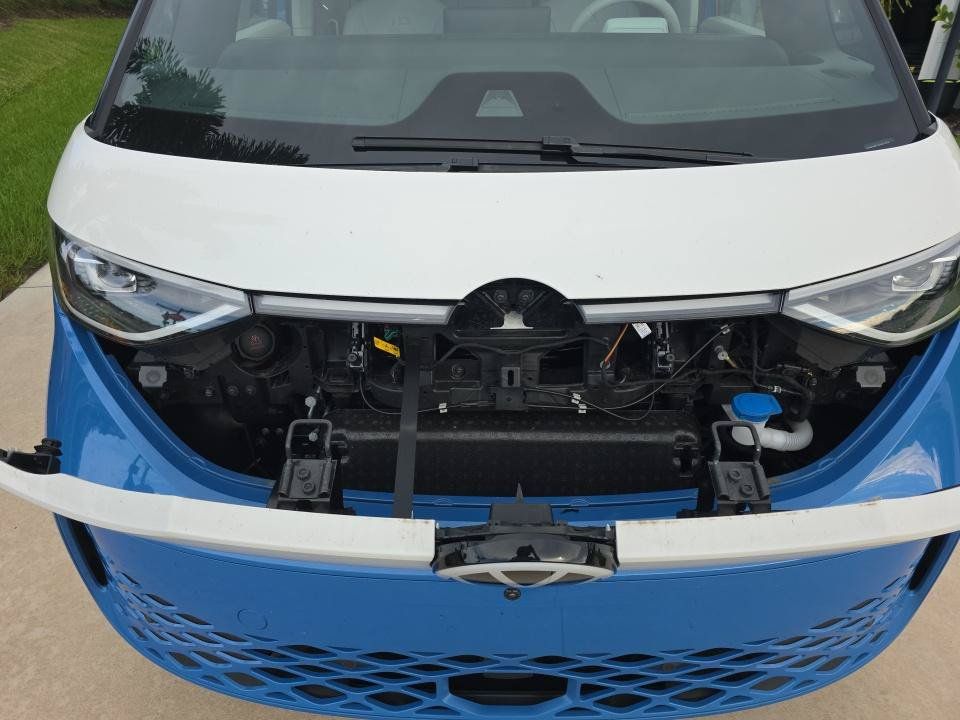Used 2025 Volkswagen ID. Buzz 1st Edition RWD image 15