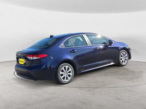 Used 2024 Toyota Corolla LE FWD image 5