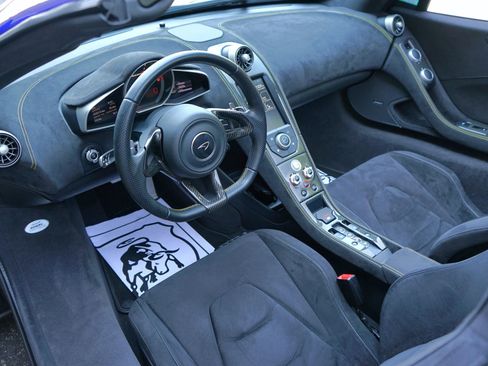 Used 2015 McLaren 650S Spider image 31