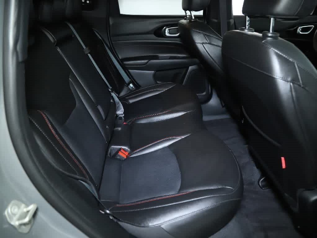 Used 2023 Jeep Compass Trailhawk w/ Trailhawk Convenience Group AWD/4WD image 31
