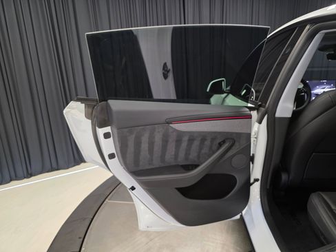 Used 2026 Tesla Model Y Long Range image 26