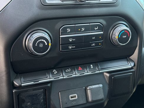 Used 2019 Chevrolet Silverado 1500 Custom Trail Boss w/ Custom Convenience Package AWD/4WD image 18
