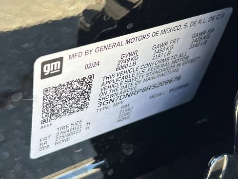 Used 2024 Chevrolet Equinox EV RS FWD image 40