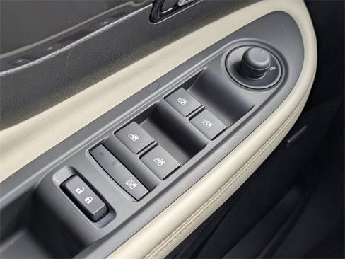 Used 2017 Buick Encore Premium image 25