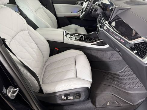 Used 2026 BMW X7 xDrive40i w/ M Sport Package image 11