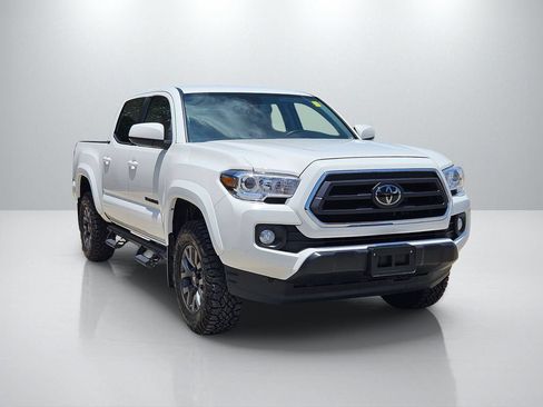 Used 2023 Toyota Tacoma SR5 RWD image 3