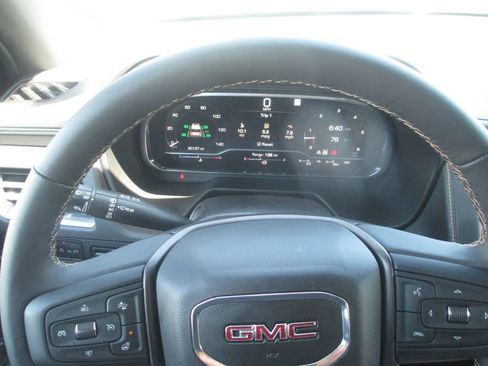 Used 2022 GMC Yukon AT4 AWD/4WD image 33