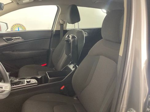 Used 2024 Kia Sportage LX image 16