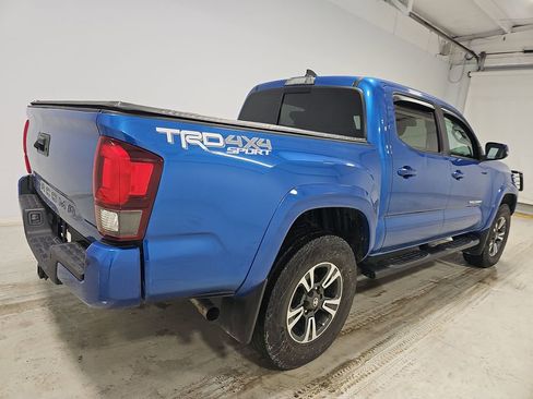 Used 2018 Toyota Tacoma TRD Sport w/ Technology Package image 6