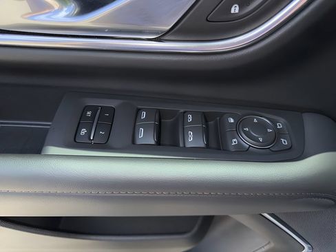 Used 2024 Chevrolet Suburban High Country w/ Advanced Technology Package AWD/4WD image 15