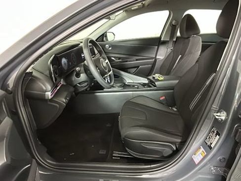 Certified 2024 Hyundai Elantra SEL FWD image 11