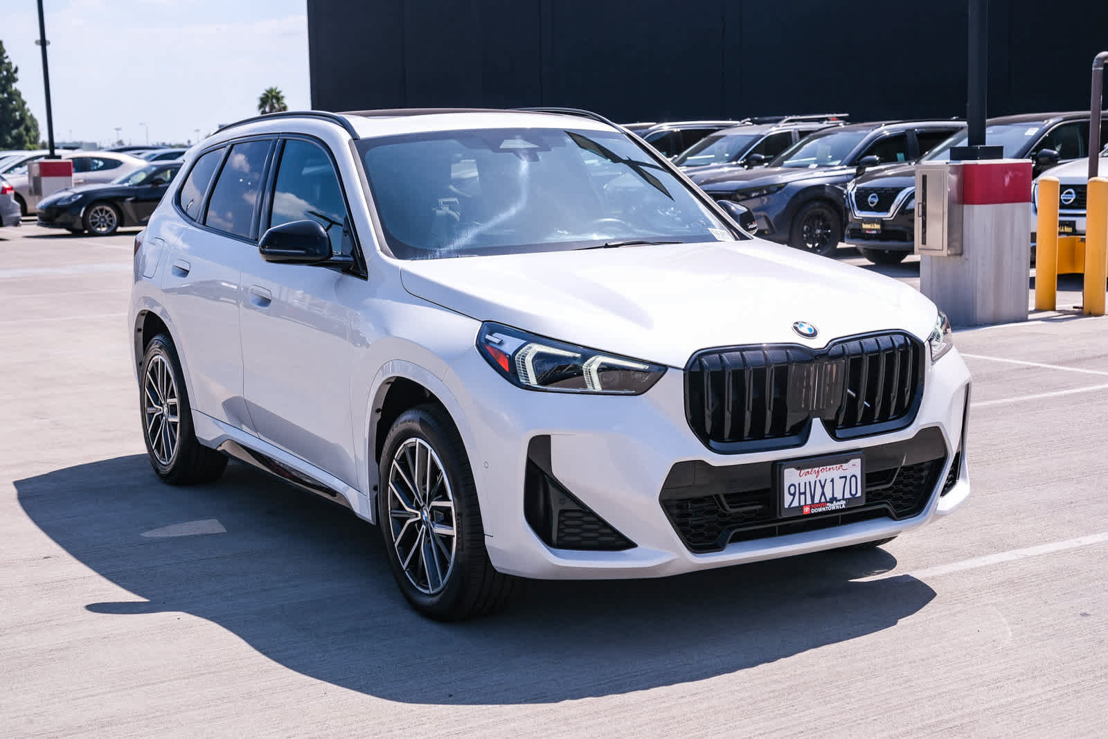 Used 2023 BMW X1 xDrive28i w/ M Sport Package AWD/4WD image 2