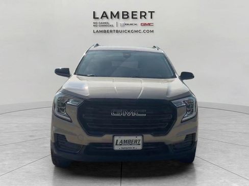 Used 2023 GMC Terrain SLE w/ Driver Convenience Package AWD/4WD image 8