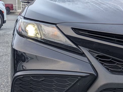 Used 2022 Toyota Camry SE w/ Audio Upgrade Package image 9