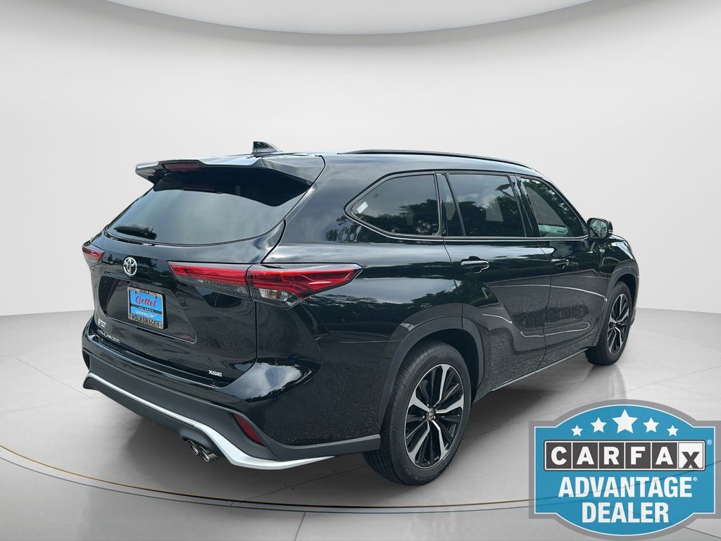Used 2022 Toyota Highlander XSE FWD image 5